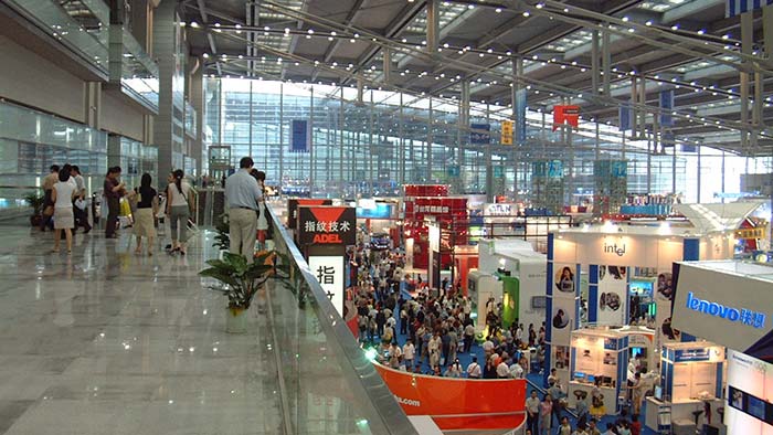 10 Questions to Ask a Supplier at a Trade Fair