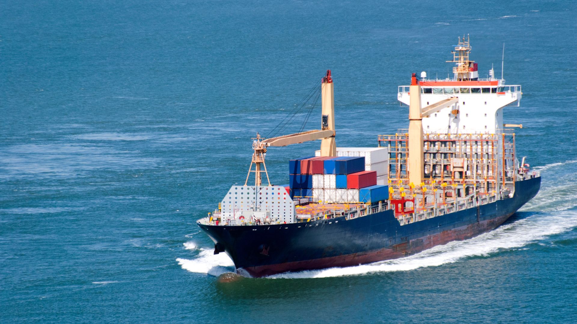 Sea Freight vs. Air Freight Deadlines